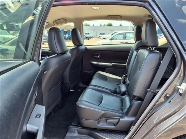 2017 Toyota Prius v Five
