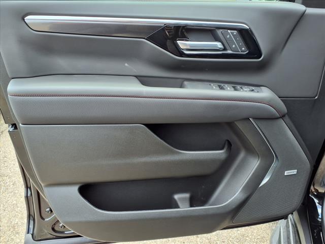 2025 Chevrolet Suburban RST