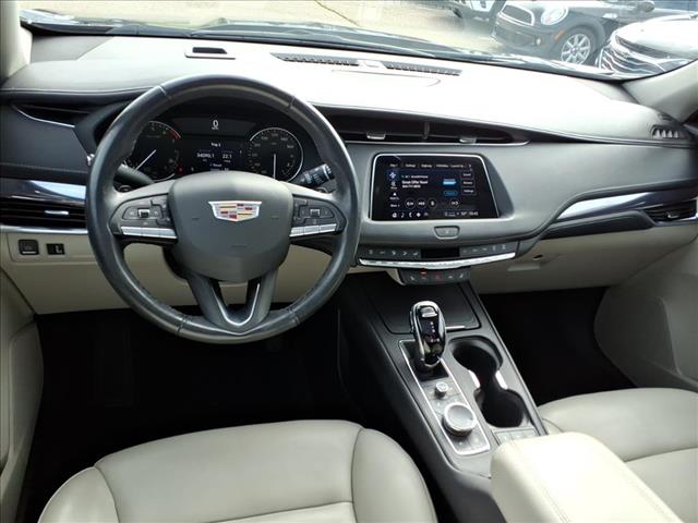 2022 Cadillac XT4 Luxury