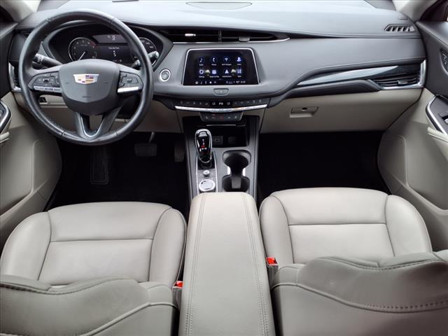 2023 Cadillac XT4 Premium Luxury