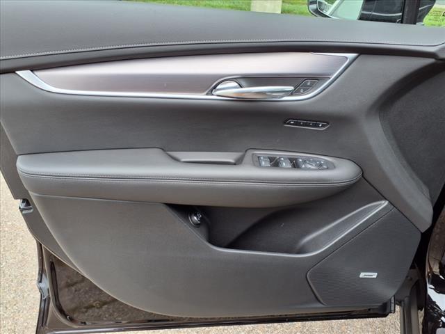 2025 Cadillac XT6 Luxury