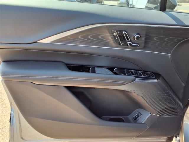 2025 Cadillac LYRIQ Luxury 1