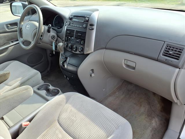 2008 Toyota Sienna LE 7-Passenger