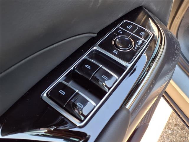 2025 Cadillac LYRIQ Luxury 1