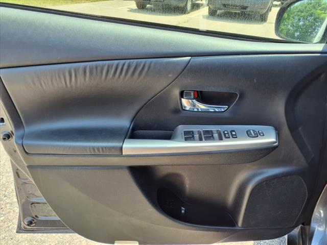 2017 Toyota Prius v Five
