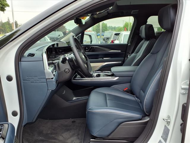 2025 Cadillac Escalade IQ Sport 2