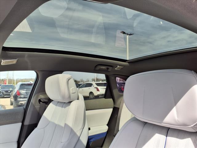 2025 Cadillac OPTIQ Sport 2