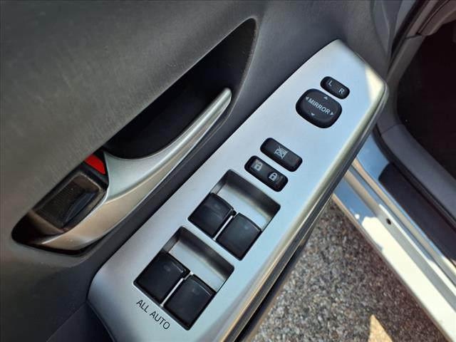 2014 Toyota Prius v Five