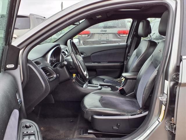 2012 Chrysler 200 S
