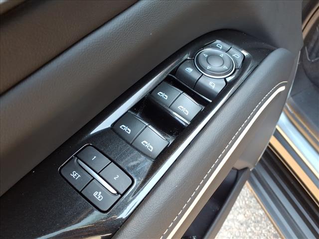 2024 Cadillac Escalade ESV Premium Luxury