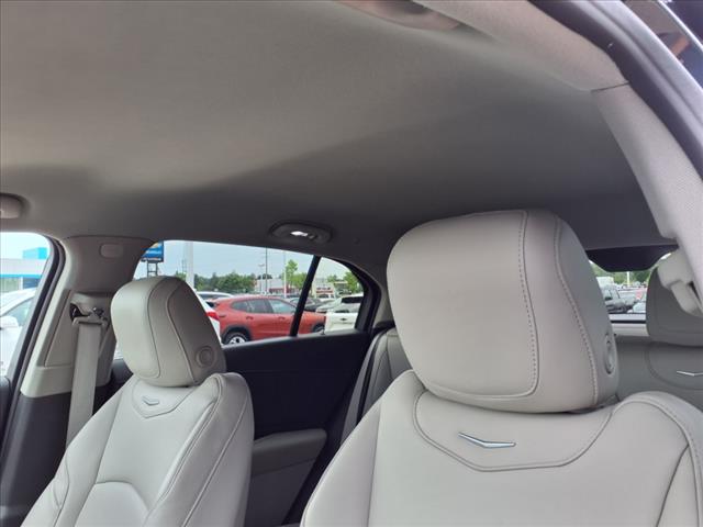 2023 Cadillac XT4 Premium Luxury