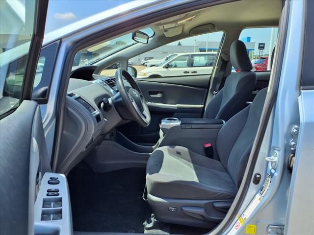 2014 Toyota Prius v Five