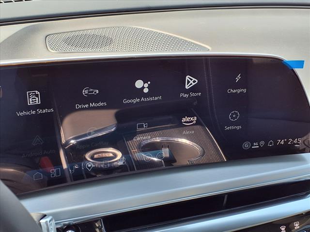 2025 Cadillac LYRIQ Luxury 1