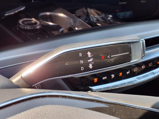 2025 Cadillac LYRIQ Luxury 1