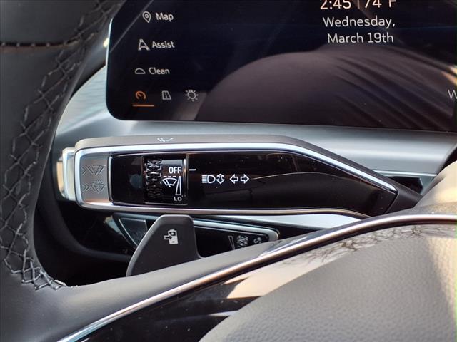 2025 Cadillac LYRIQ Luxury 1
