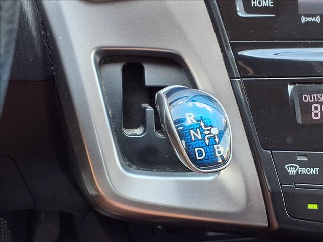 2017 Toyota Prius v Five