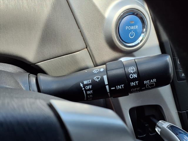 2014 Toyota Prius v Five