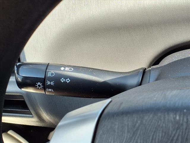 2014 Toyota Prius v Five