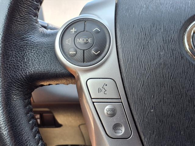 2017 Toyota Prius v Five