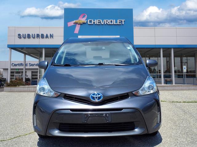 2017 Toyota Prius v Five