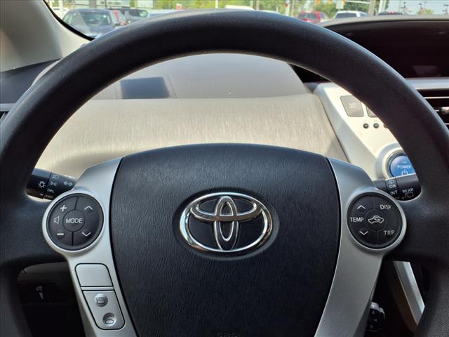 2014 Toyota Prius v Five