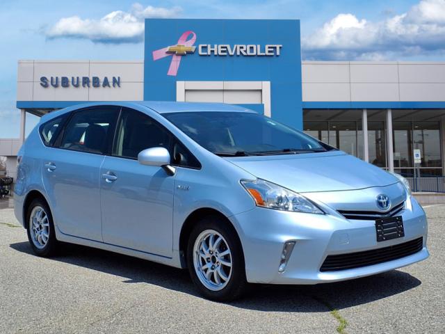 2014 Toyota Prius v Five