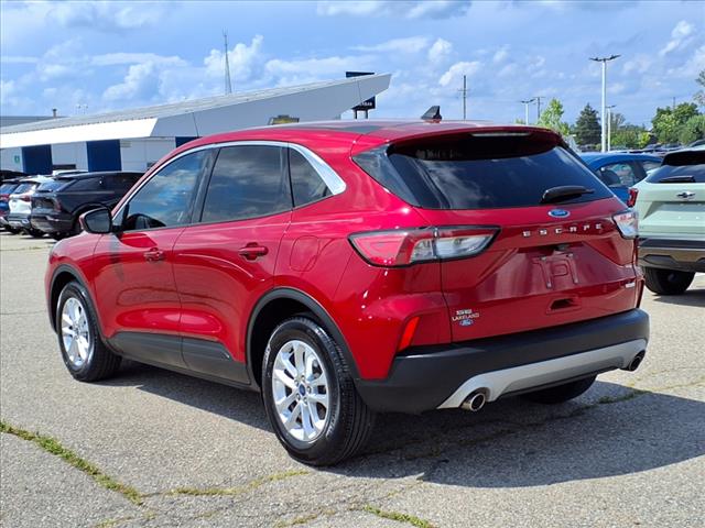 2020 Ford Escape SE