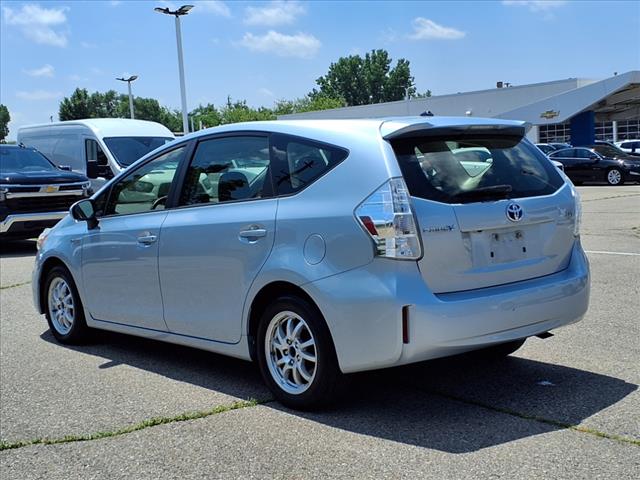 2014 Toyota Prius v Five
