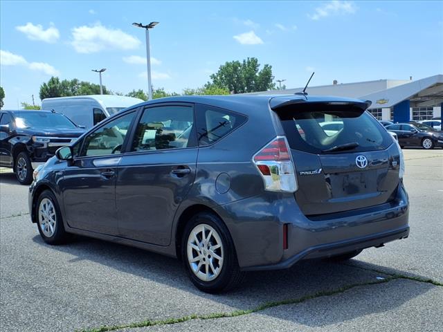 2017 Toyota Prius v Five