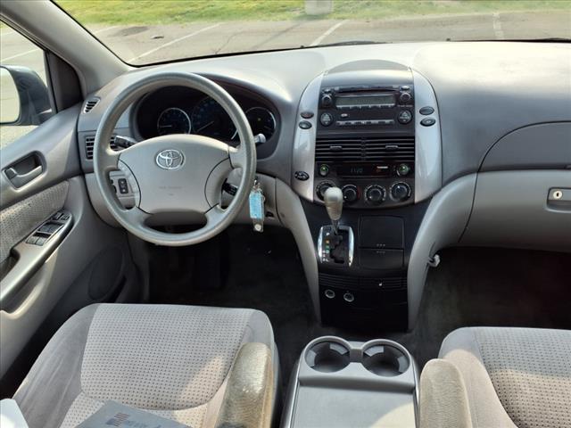 2008 Toyota Sienna LE 7-Passenger