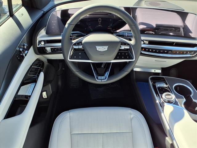 2025 Cadillac LYRIQ Luxury 1