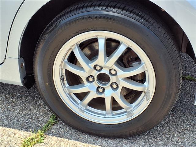2014 Toyota Prius v Five