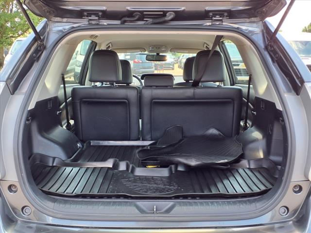 2017 Toyota Prius v Five