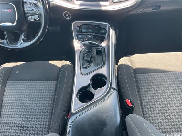 2021 Dodge Challenger SXT RWD
