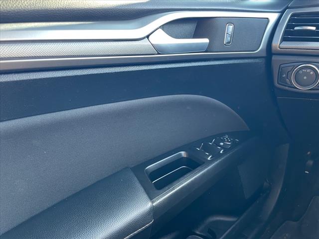 2017 Ford Fusion SE FWD
