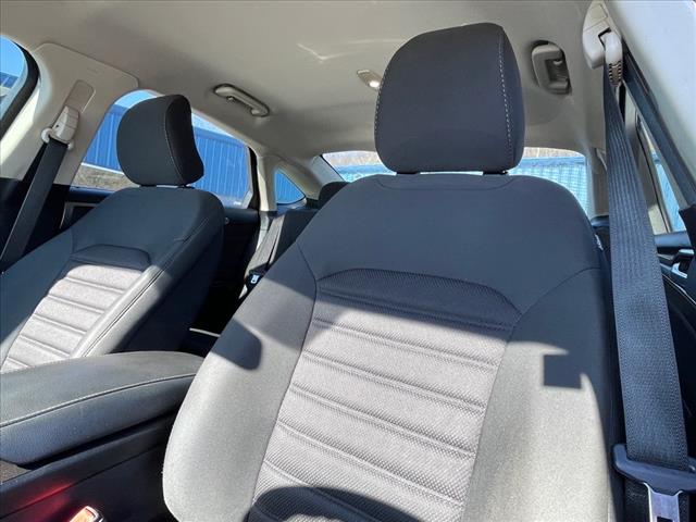 2017 Ford Fusion SE FWD