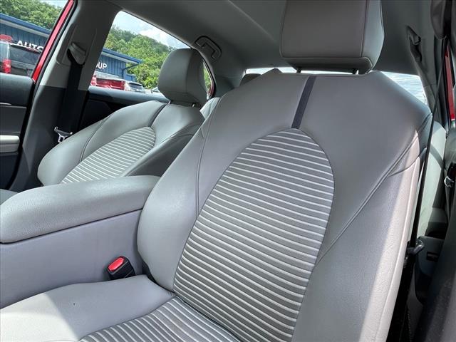 2021 Toyota Camry SE AUTO