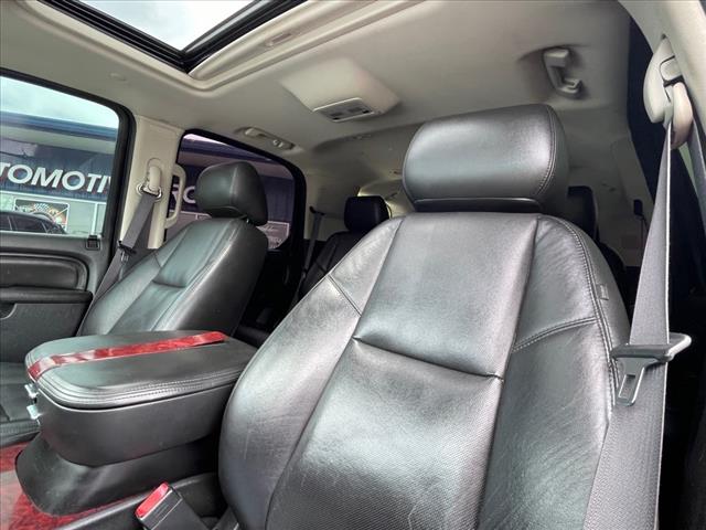 2011 Cadillac Escalade 2WD 4DR BASE