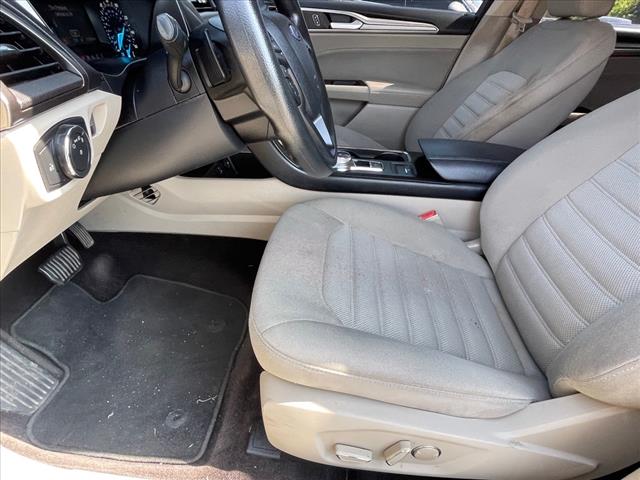 2017 Ford Fusion SE FWD