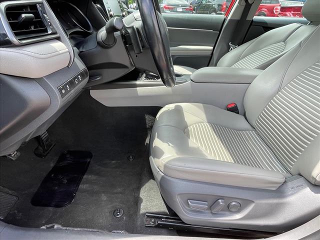 2021 Toyota Camry SE AUTO
