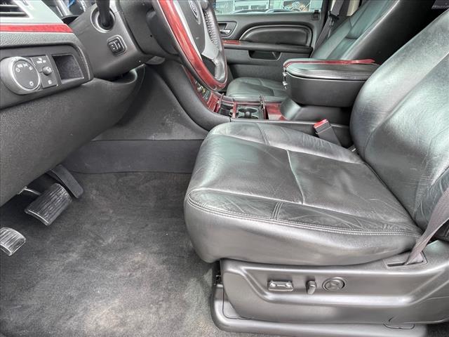 2011 Cadillac Escalade 2WD 4DR BASE