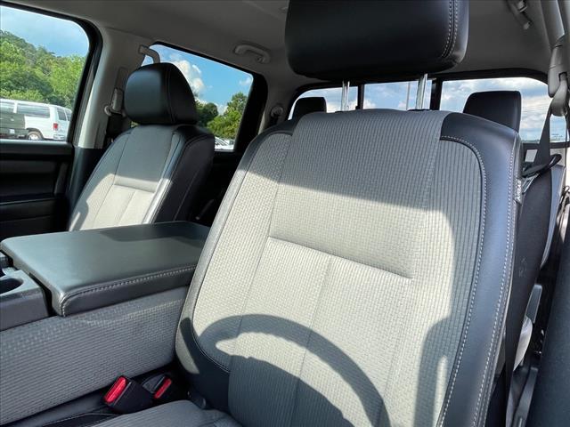 2021 Nissan Titan 4X4 CREW CAB S