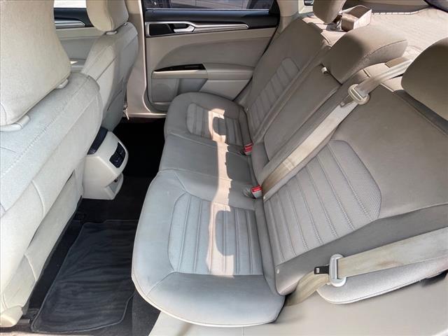 2017 Ford Fusion SE FWD