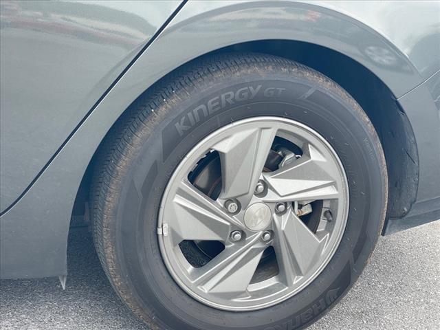 2024 Hyundai ELANTRA SE IVT