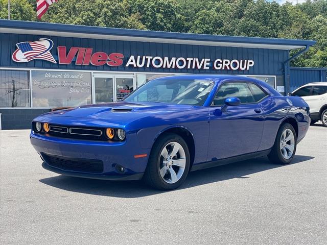 2021 Dodge Challenger SXT RWD