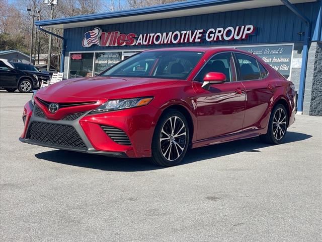 2020 Toyota Camry SE AUTO