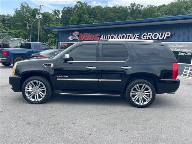 2011 Cadillac Escalade 2WD 4DR BASE