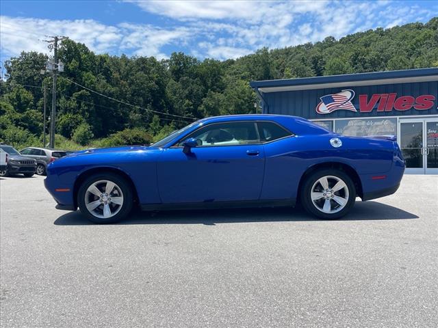 2021 Dodge Challenger SXT RWD