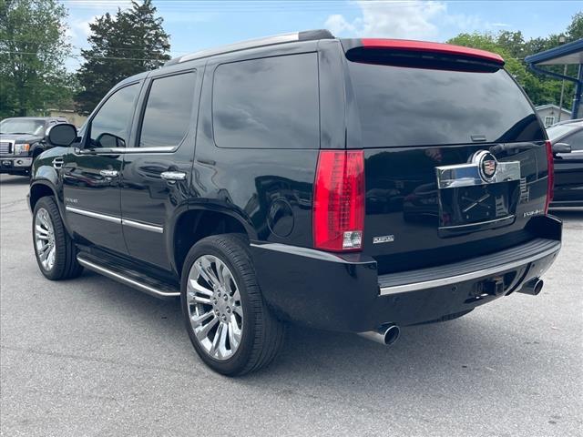 2011 Cadillac Escalade 2WD 4DR BASE