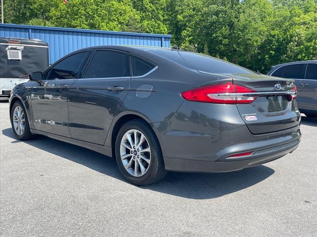 2017 Ford Fusion SE FWD